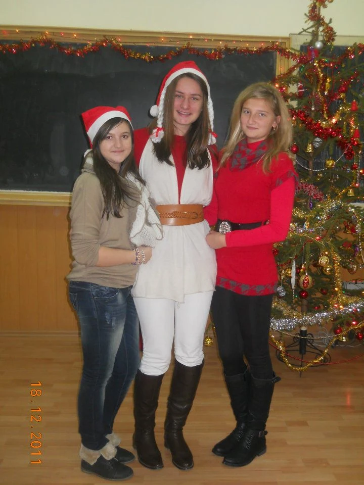 497682820 9859447154170801 7438229923502675000 N