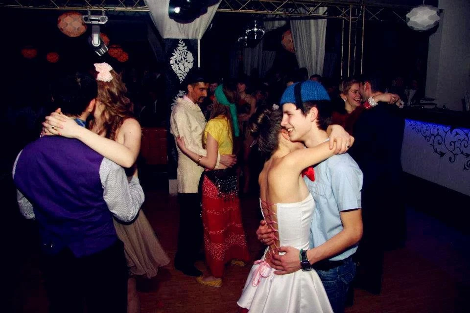 498310479 9872772382838278 8235071888995004278 N